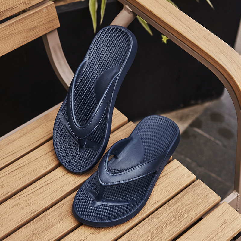 Modne damskie klapki na płaski – Men Shoes Essentials recenzja i cena